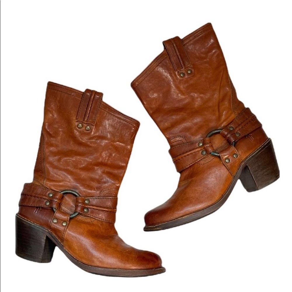 Frye Carmen Harness Short Boots Cognac